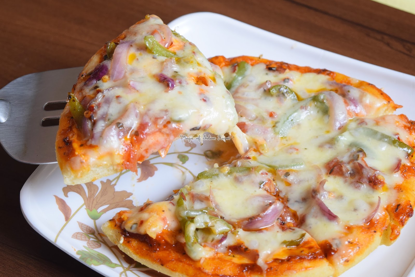 No Oven Veg Pizza - Pizza in Kadai Recipe - Homemade - No Yeast - नो ओवन वेज पिज्जा - पिज़्ज़ा कढ़ाई में बनाये - होममेड - बिना यीस्ट  रेसिपी - Priya R - Magic of Indian Rasoi