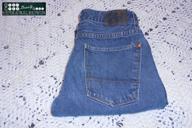 Blue Eyed Beauty Blog: Homemaking 101 | How To Properly Fold Jeans