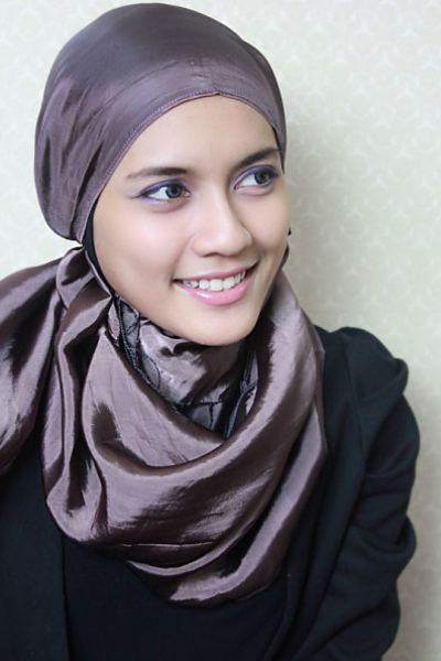 latest Stylish Hijab Styles for Girls www.igvv.blogspot.com