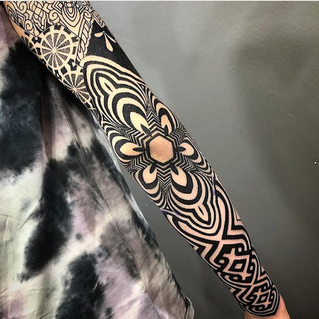 Tatuagens geométricas para as meninas Tatuagens geométricas para as meninas