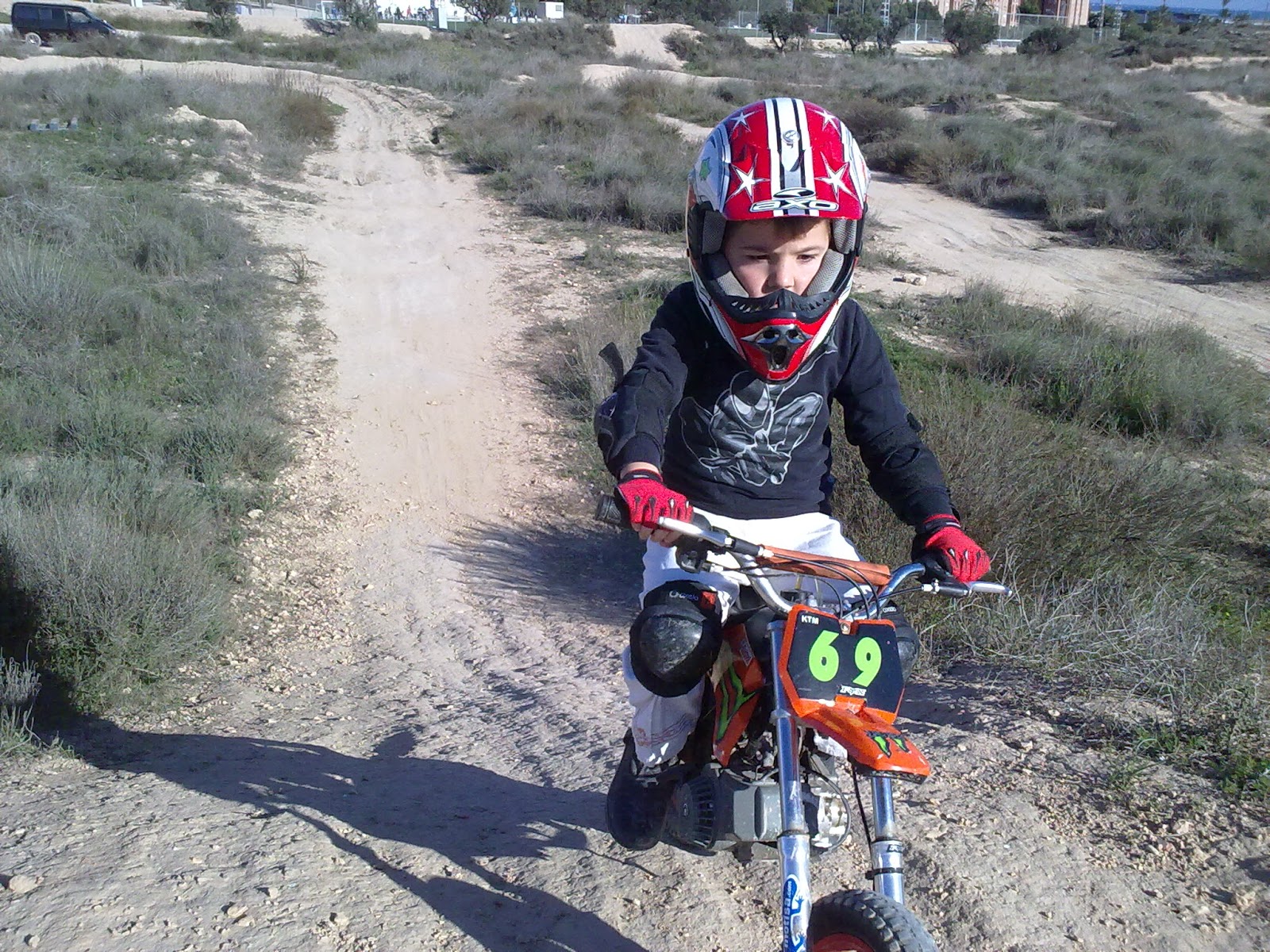 www Izan Lopez .Cross Por el circuito de Motocross, barrio San Gabriel