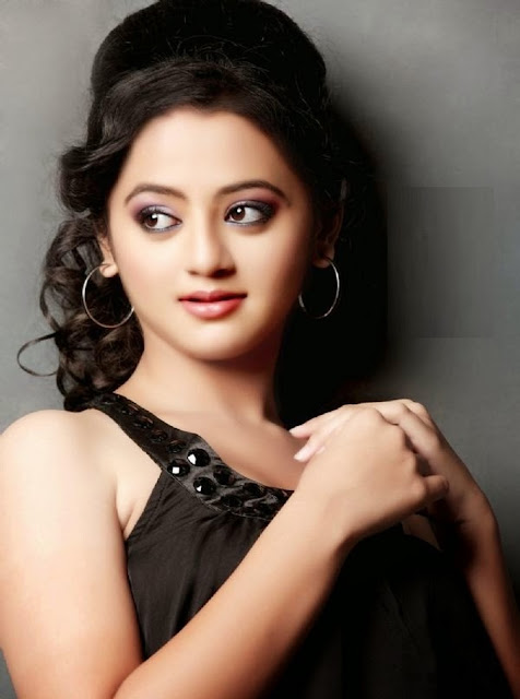 Helly Shah Wallpapers HD Backgrounds