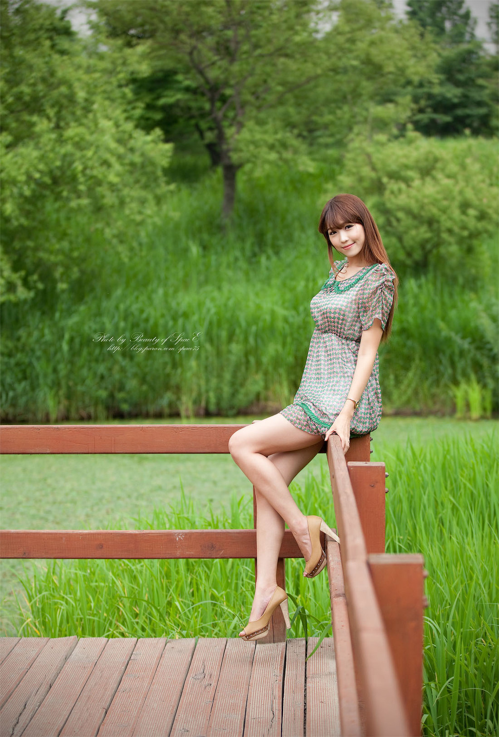 Cute Asian Girl Lee Eun Hye Outdoor