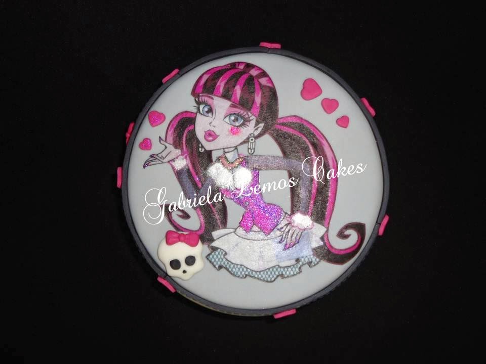 Bolos de Pasta Americana Bolos Personalizados Cupcakes Brigadeiro