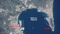 Fuente: https://nauticajonkepa.wordpress.com/tag/bahia-de-algeciras/ Bahía de Algeciras