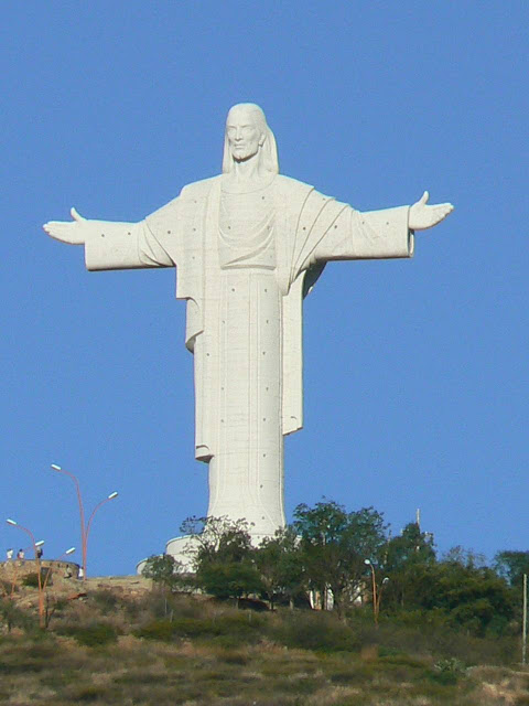 Las 17 estatuas de Cristo más altas del mundo