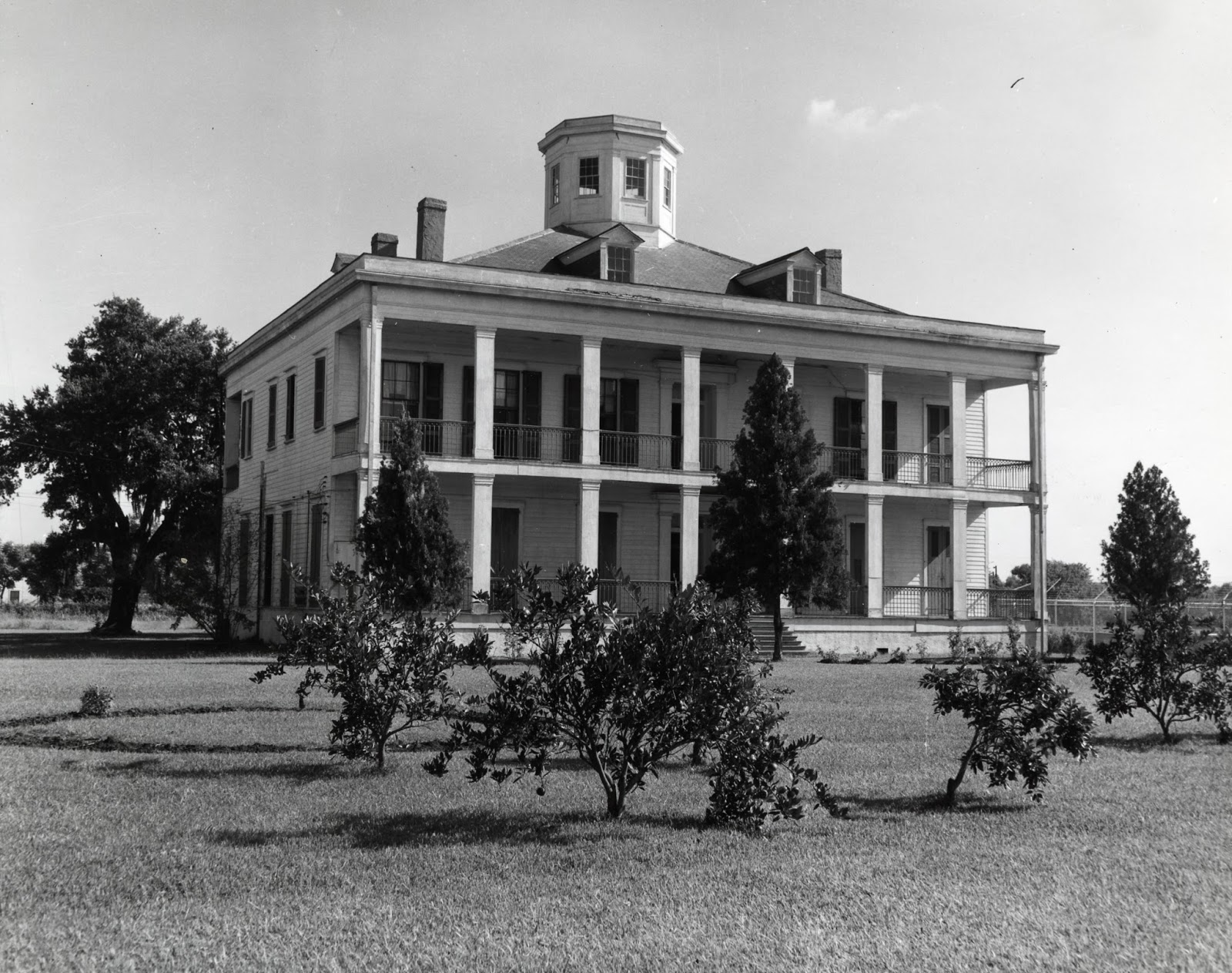 Architecture Research Le Beau Plantation