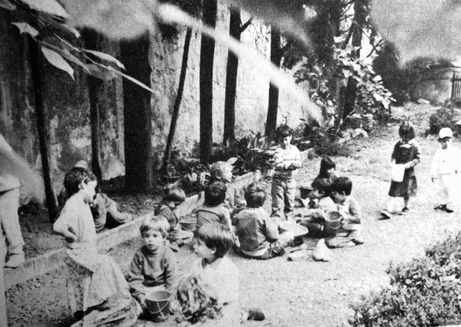 Giochi all'aperto nella Scuola per l'infanzia "M.Fasolo" Firenze - foto 3