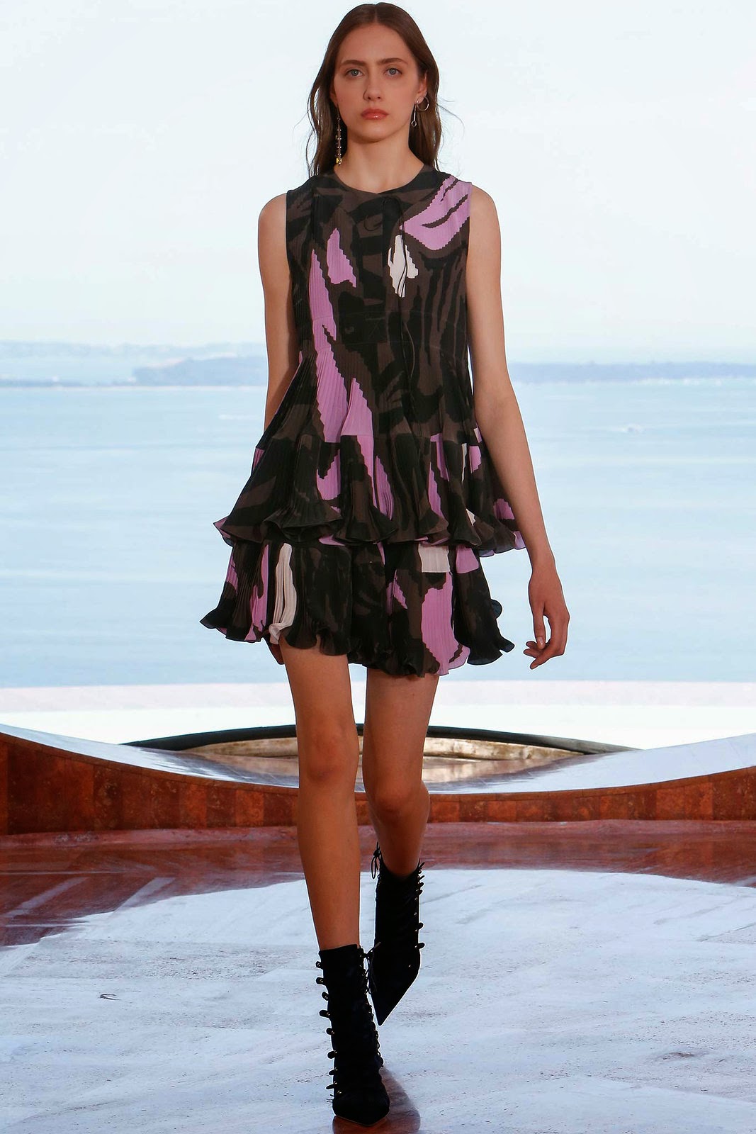 ANDREA JANKE Finest Accessories: DIOR Cruise 2016 Palais Bulles