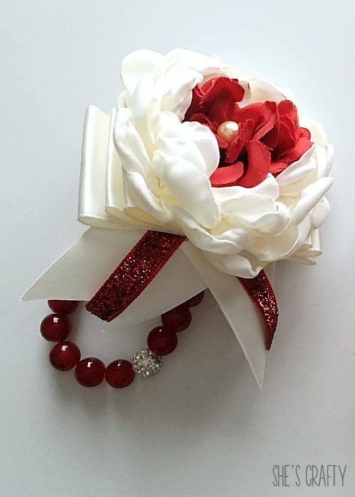 She's Crafty How to make a DIY Corsage