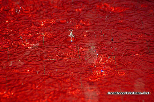 Lluvia de color rojo sangre en India