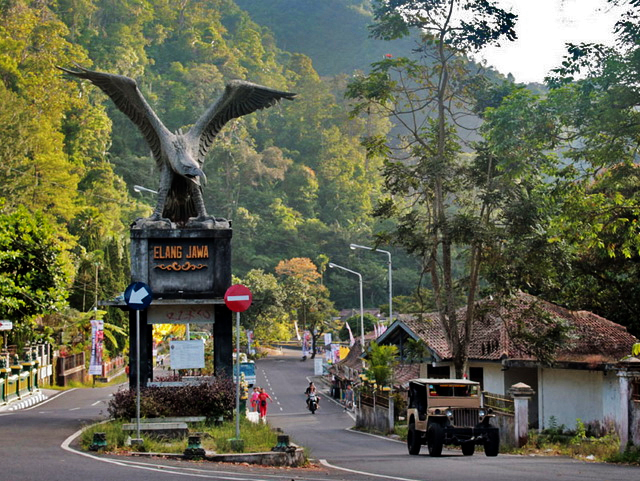 Merasakan Kesejukan Gunung Merapi di Taman Wisata