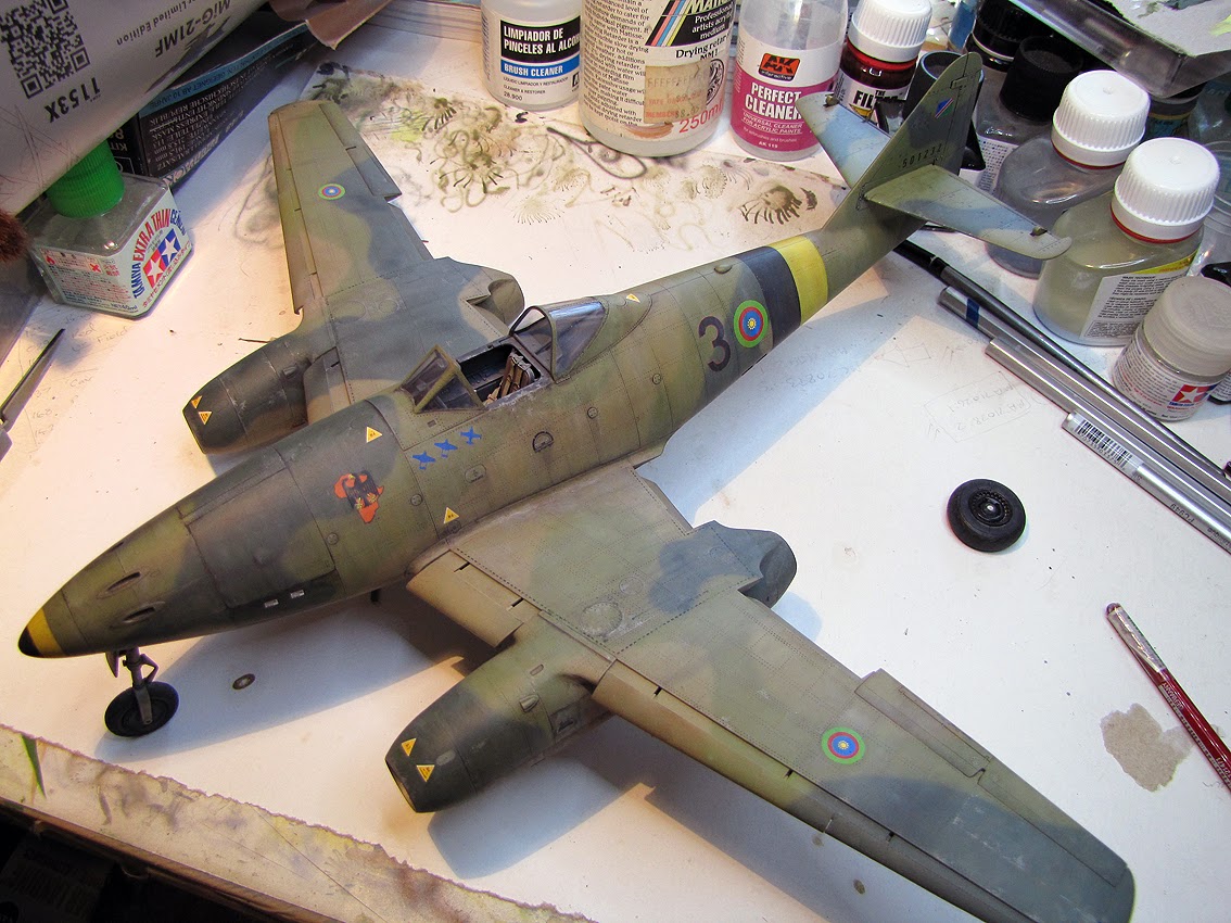 Studio Gekko What if Me262 oil dot technique.