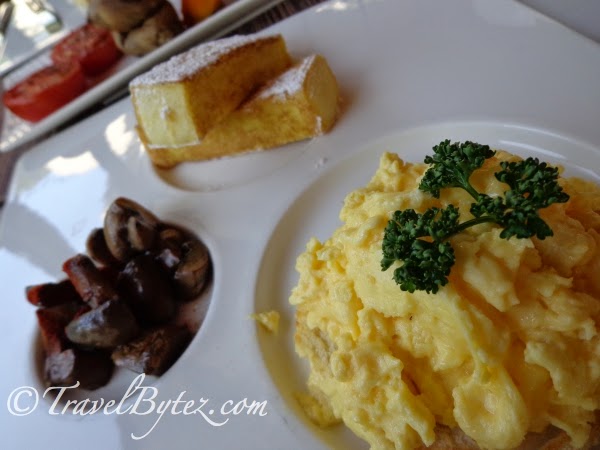 Volando Urai Spring Spa & Resort: Breakfast at ABU Restaurant