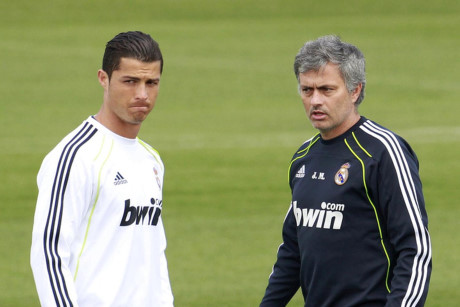 Khong ai ngo doi tuong nay dam che gieu Ronaldo - Anh 4