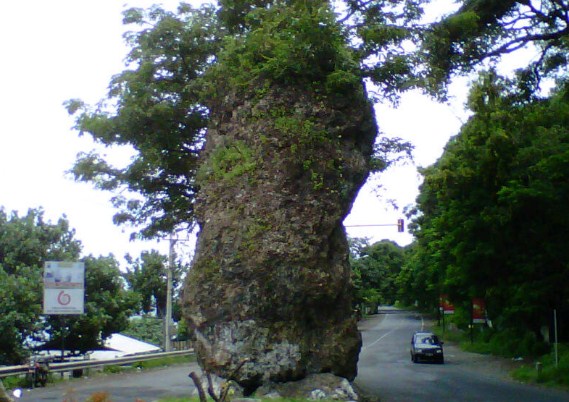 Legenda Watu Dodol Banyuwangi : Kisah Tumenggung Wiroguno I Legenda Watu Dodol Banyuwangi : Kisah Tumenggung Wiroguno I