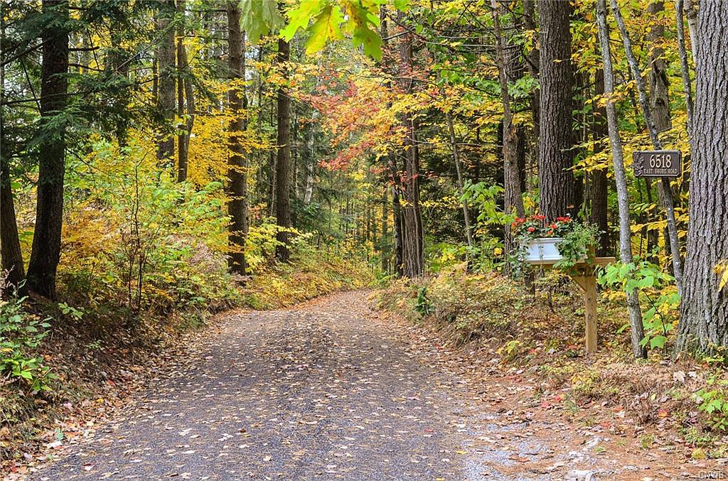 Sweet House Dreams 1983 Lakeside Tower in Glenfield, New York