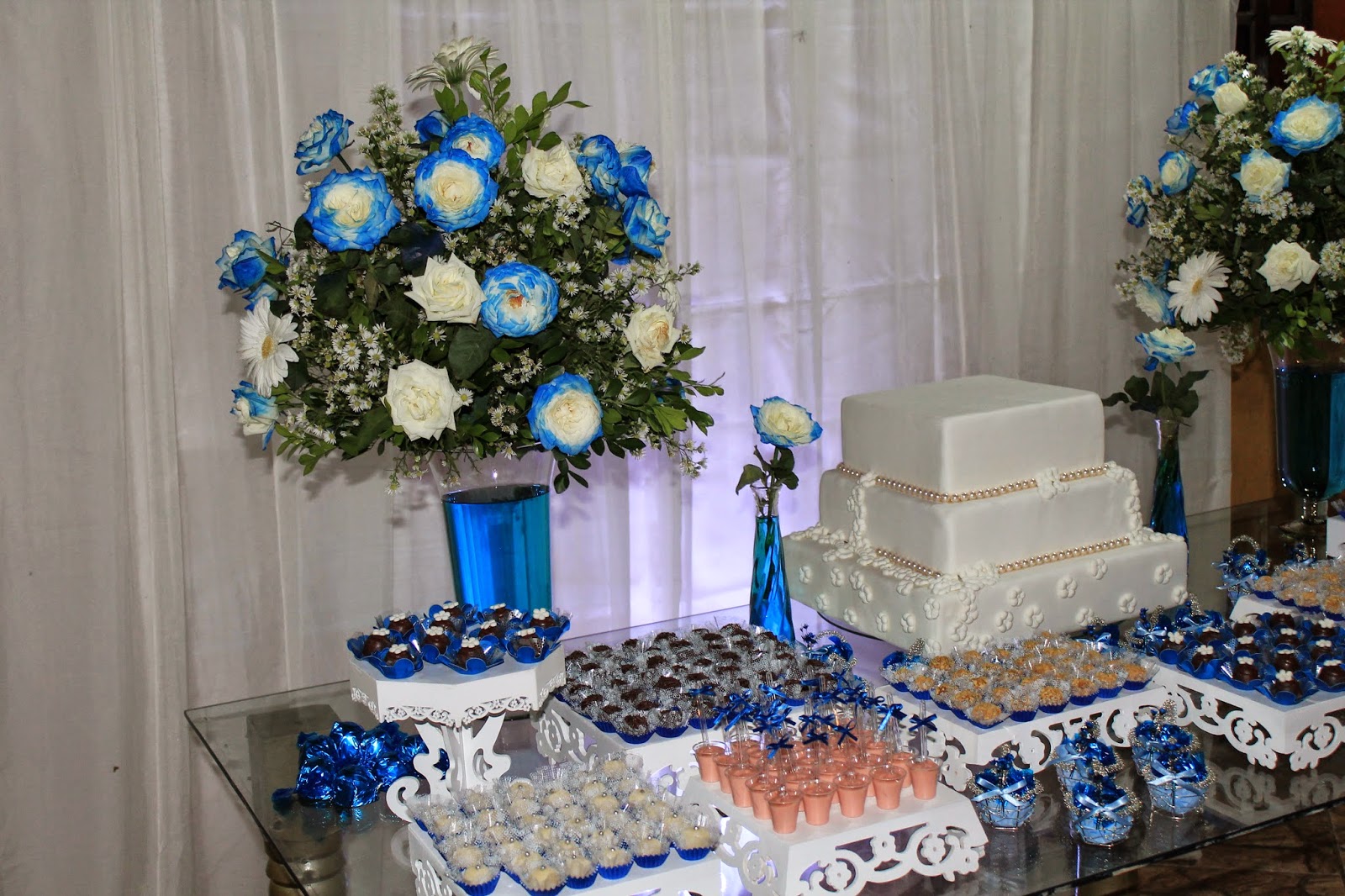 Ateliê de Sonhos: Decoração Azul e Branco - 15 anos Leticia