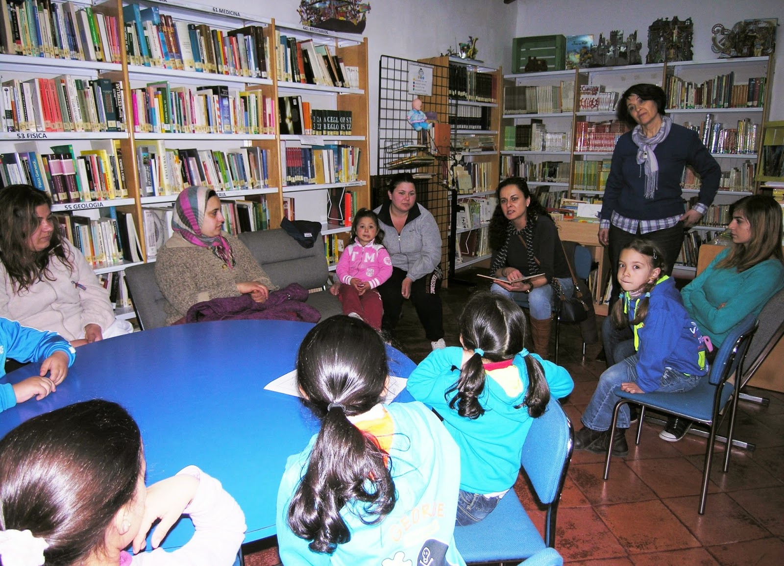 TALLERES DE INTEGRACION SOCIAL A TRAVÉS DE LA LECTURA EN COLABORACION CON SERVICIOS SOCIALES