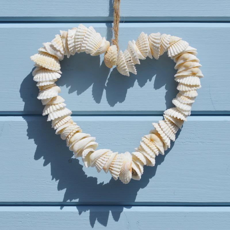 20 DIY Shell Decor Ideas To Make This Summer Do it yourself ideas and
