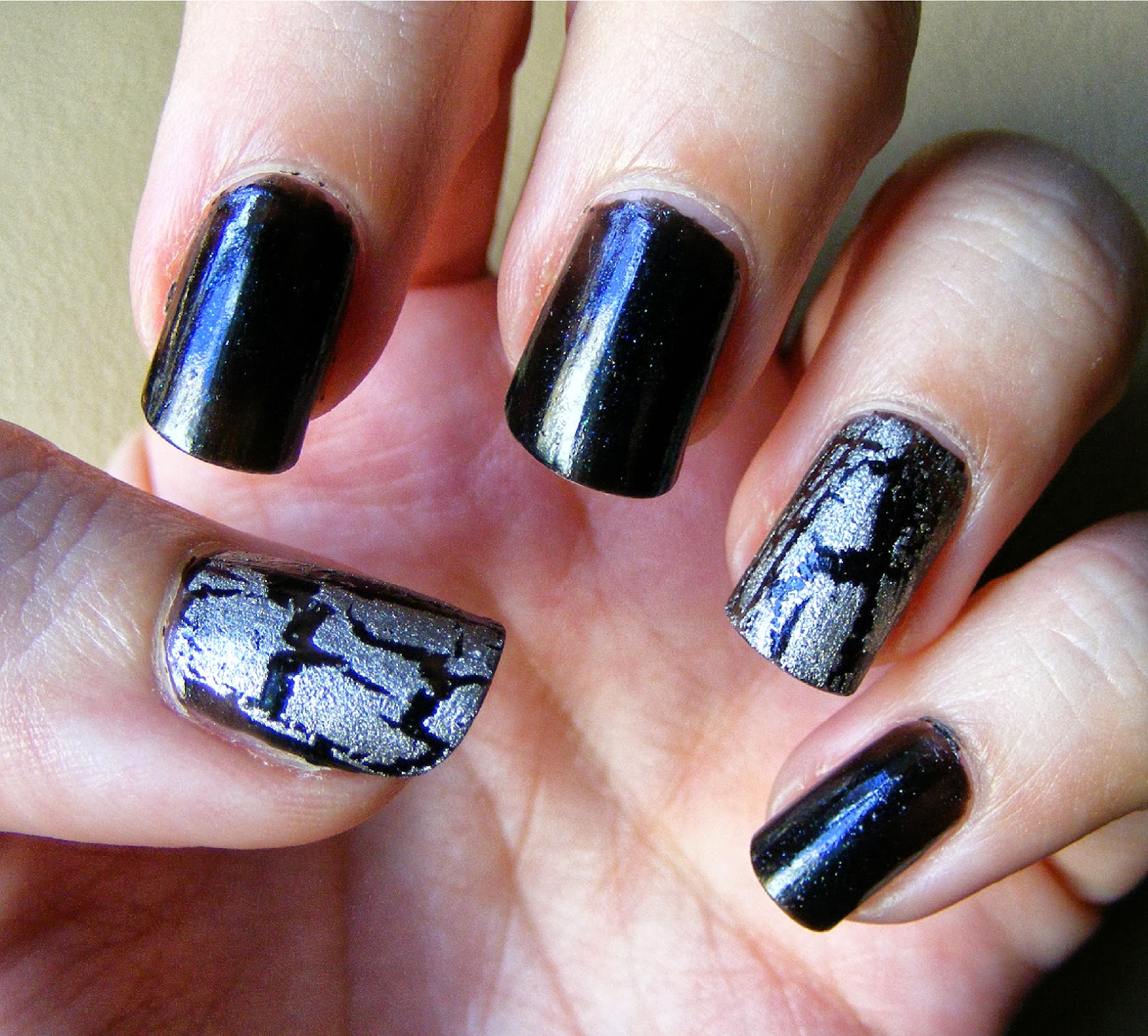 Nails Of The Day (NOTD): Silver crackle