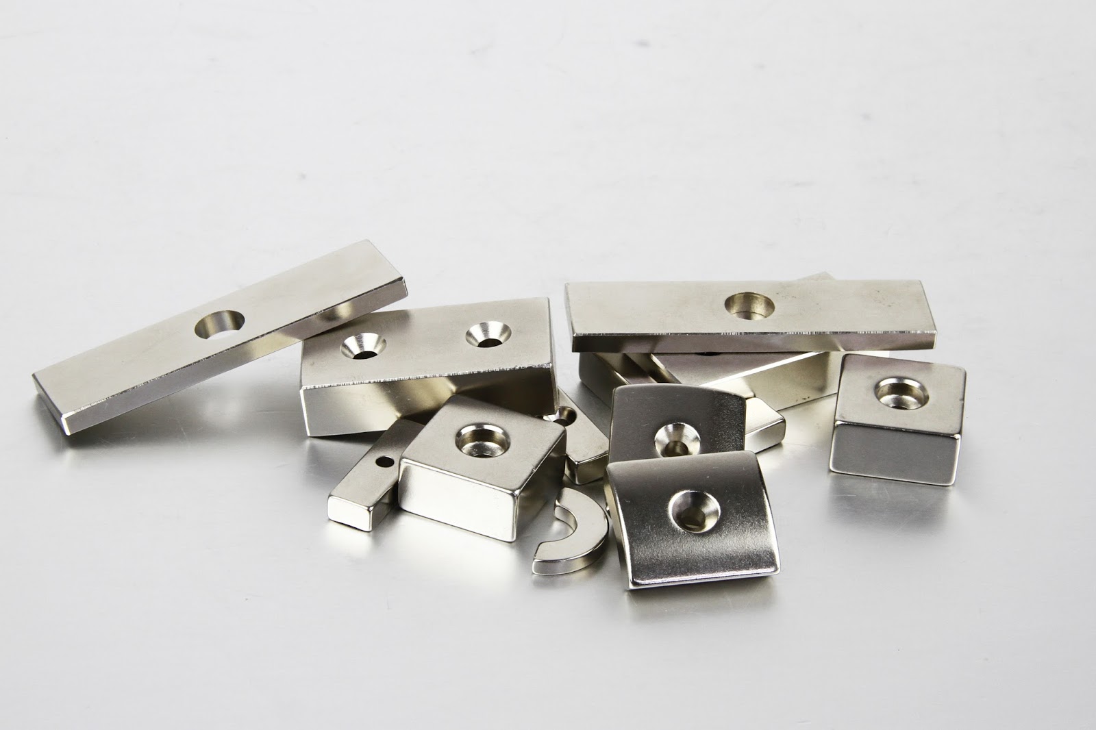 Pengcheng Co.,Ltd. Neodymium Safety Warnings and Tips