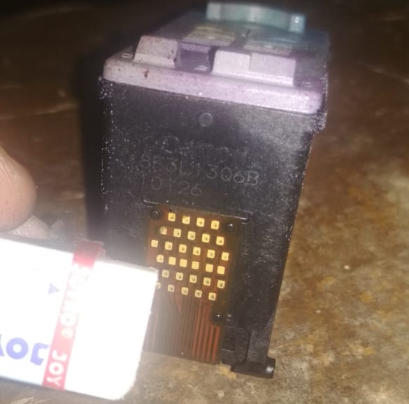Mengatasi Cartridge Printer Warna yang Tidak Terdeteksi Menggunakan Penghapus Pensil AGUNG