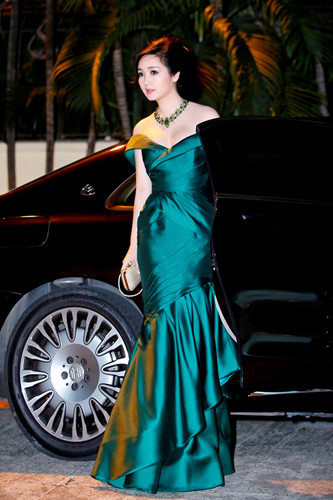 'Hoa hau khong tuoi' Giang My dien dam tre vai goi cam - Anh 3