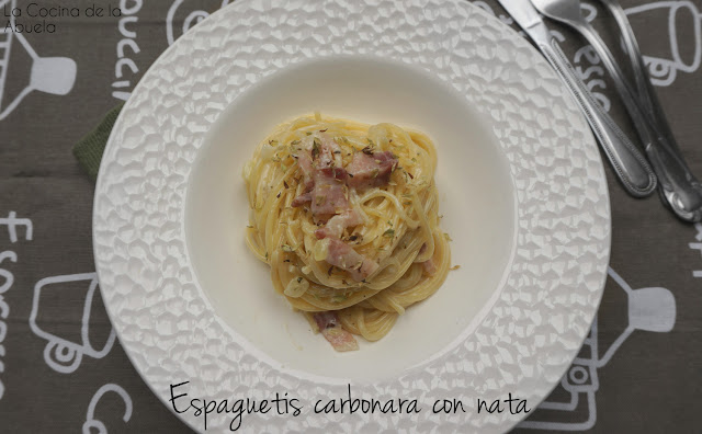Espaguetis carbonara nata pasta receta italiana