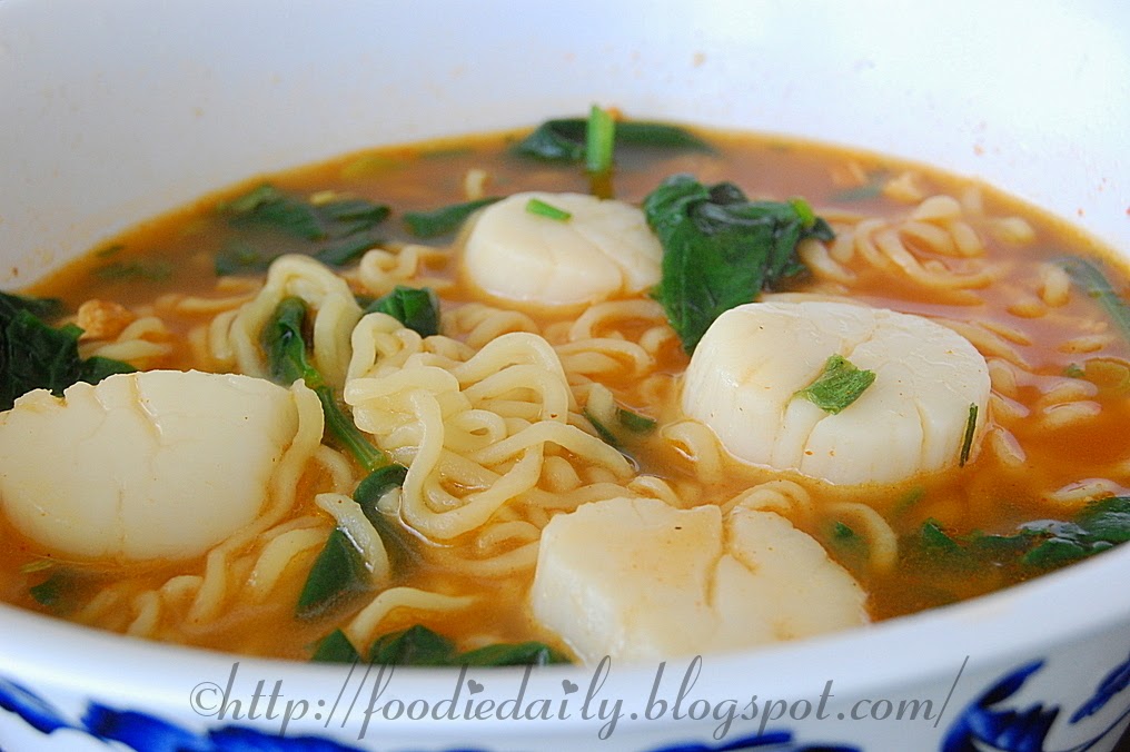 Foodie Daily Korean Style Scallops Ramen Noodle Soup