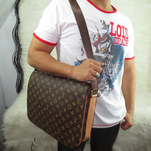 RACHMIRA SHOP : Tas LV Laptop 1049 Monogram Matang