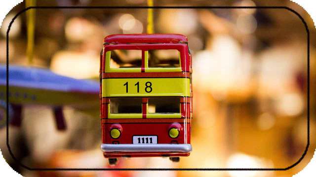 5 sentences about bus stand in english picture