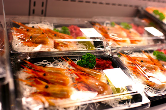 a hungry girl&rsquo;s guide to taipei: japanese/sushi: i strongly recommend