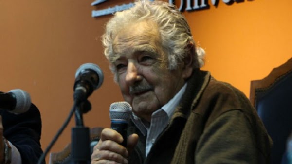 Pepe Mujica destrozó a Macri por endeudarse con el FMI Pepe Mujica destrozó a Macri por endeudarse con el FMI