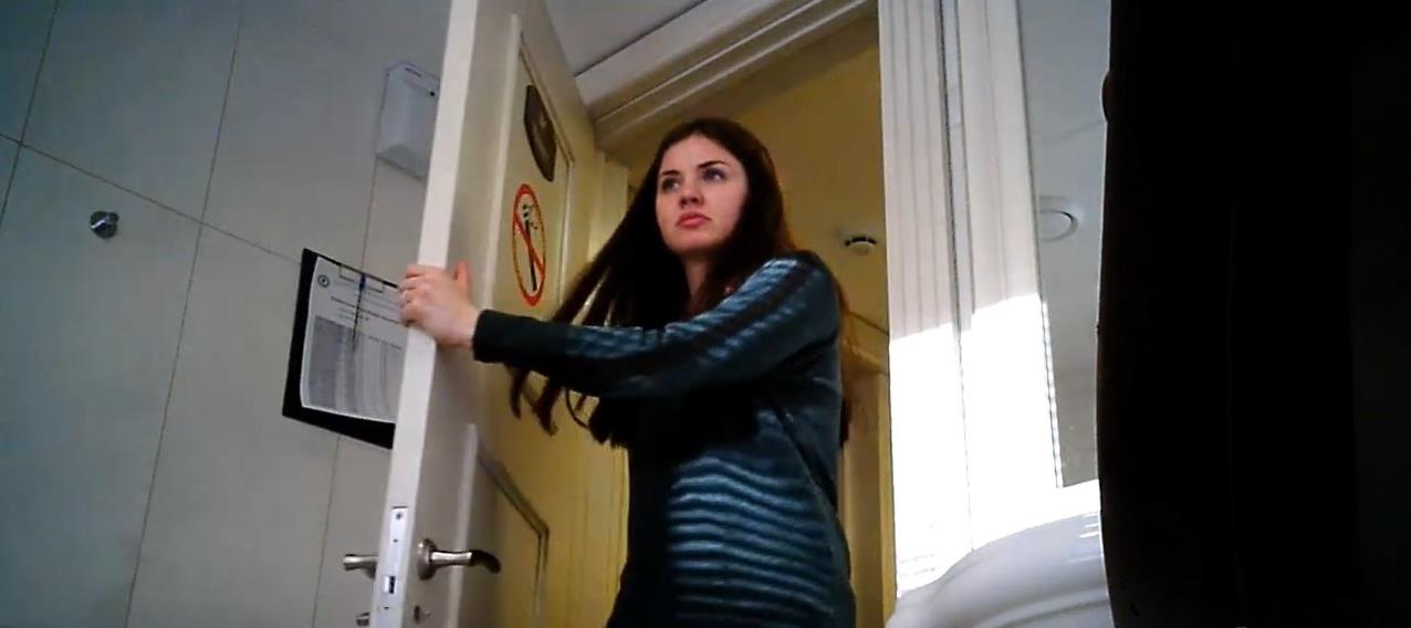 домашний секрет камера девушки. снимки скрытой камерой. домашний секрет камера девушки. скрытая камера домашнее. скрытая фотосъемка девушек.