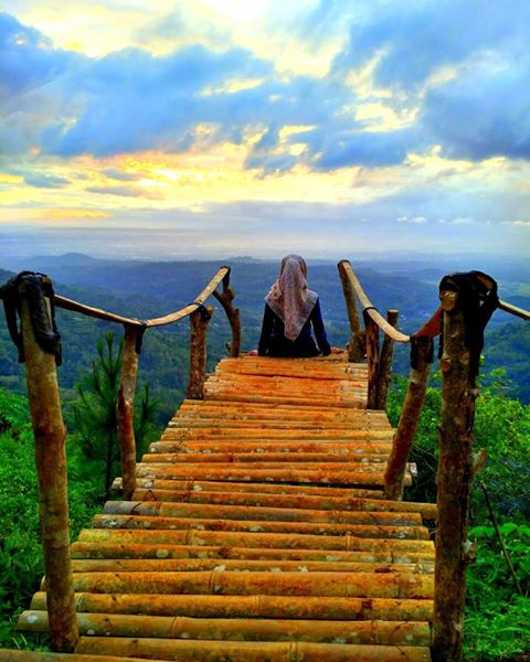 Bukit Lintang Sewu, Tempat Sunset Romantis Dekat Jogja – Ajak Gebetan Biar Makin Berkesan!