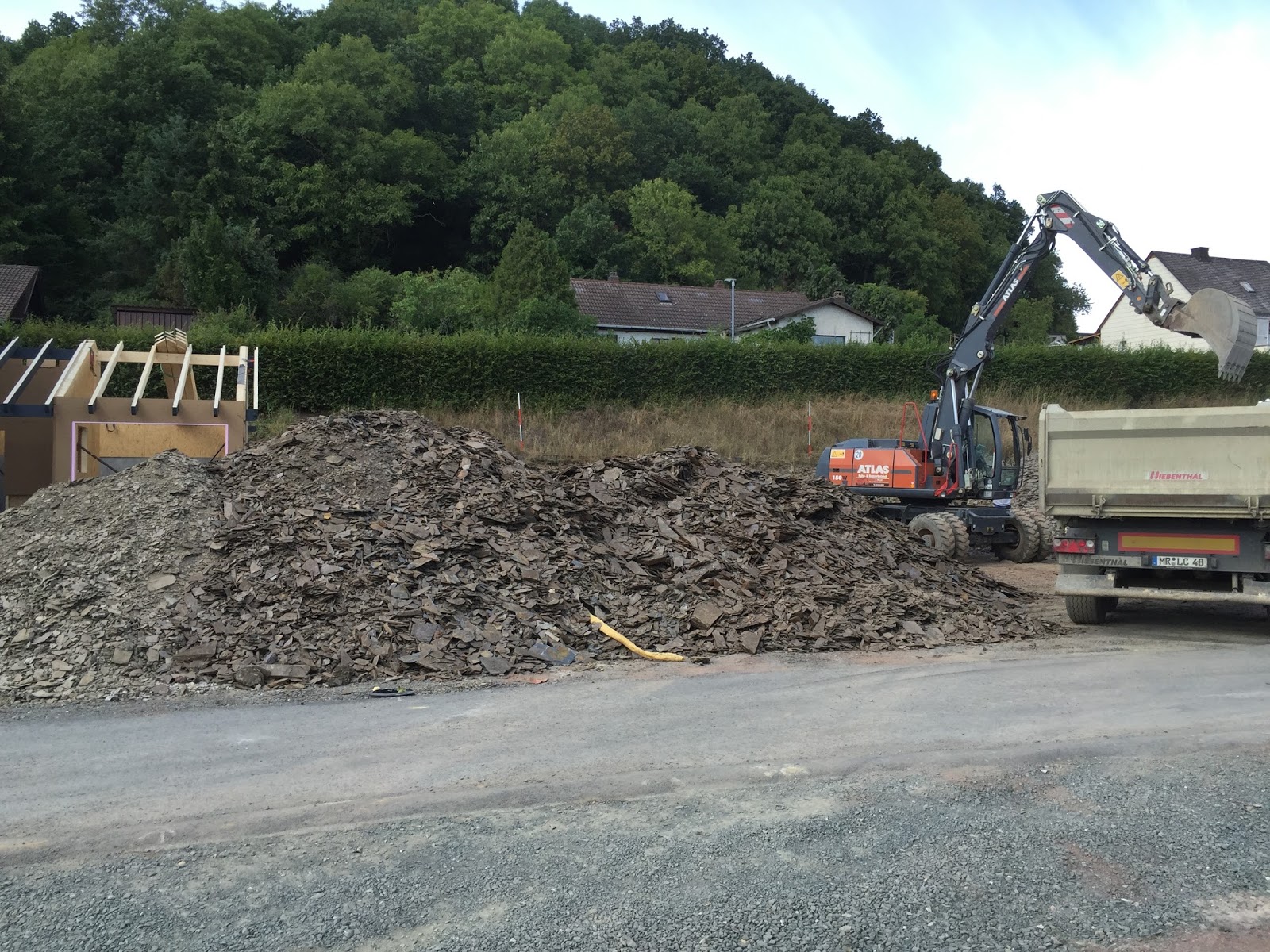 Bautagebuch von Dirk Füssmann in Gladenbach: Erster Tag der Erdarbeiten