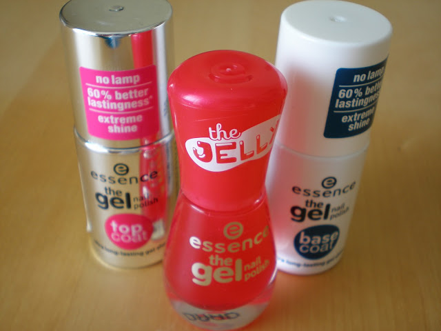 Essence the gel nail polish in Bubble gum and top and base coats