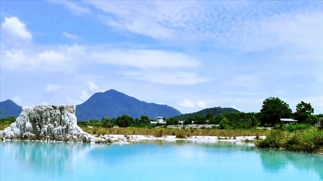 danau biru di Kota Singkawang Fakta unik dan menarik Kota Singkawang