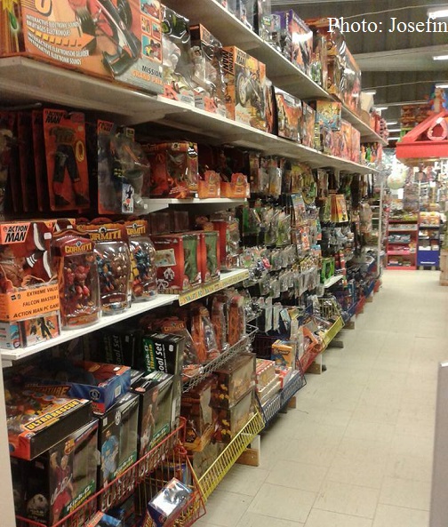 Living A Doll's Life *In Store Report* The Toy Machine Sweden