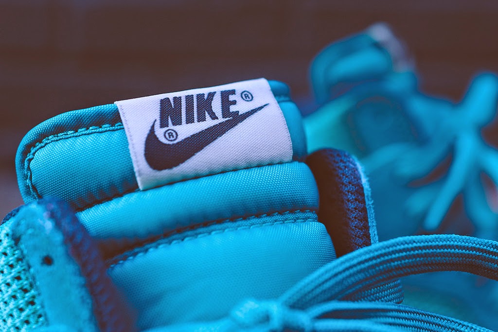 Nike Women's Dunk SKY HI Essential - Turbo Green / White | NK644877-300 - SneakerBox