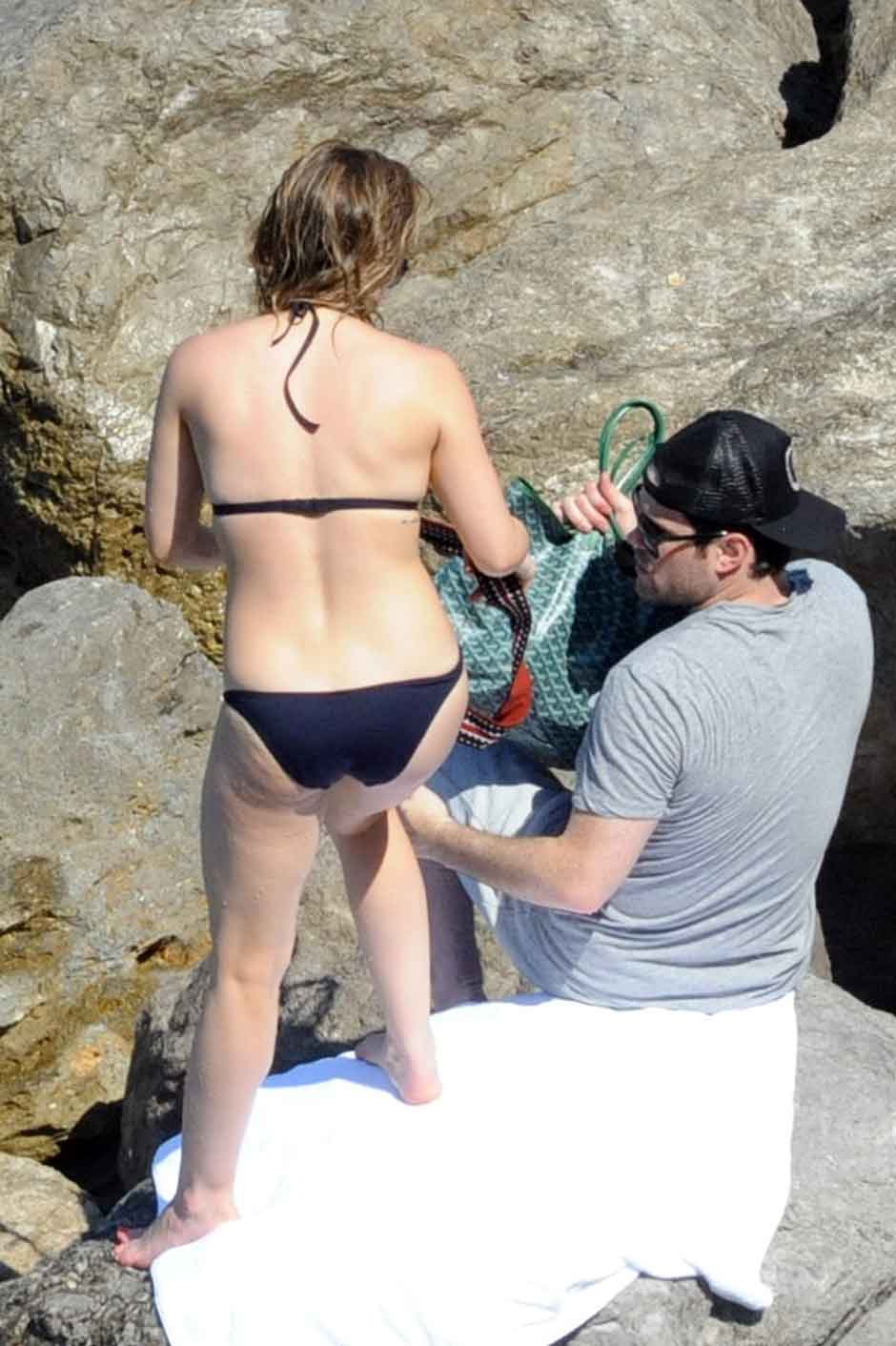 Hilary Duff Bikini Photo Shoot 91