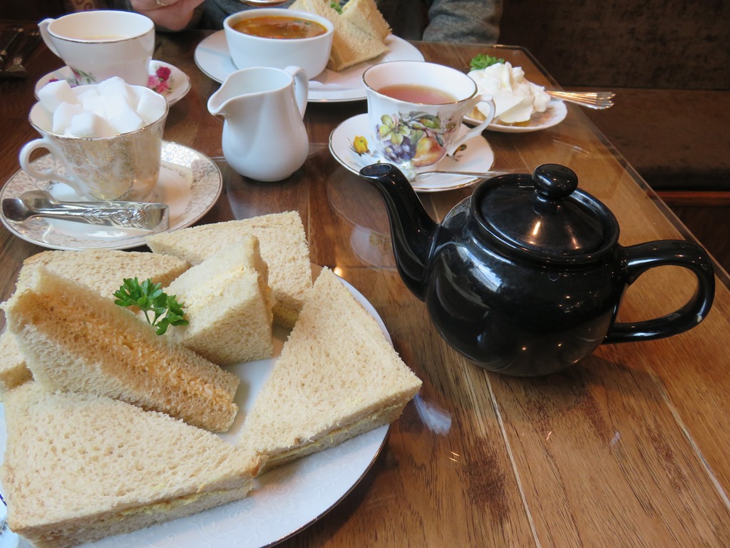 Stitches Thru Time English Brown Betty Teapots