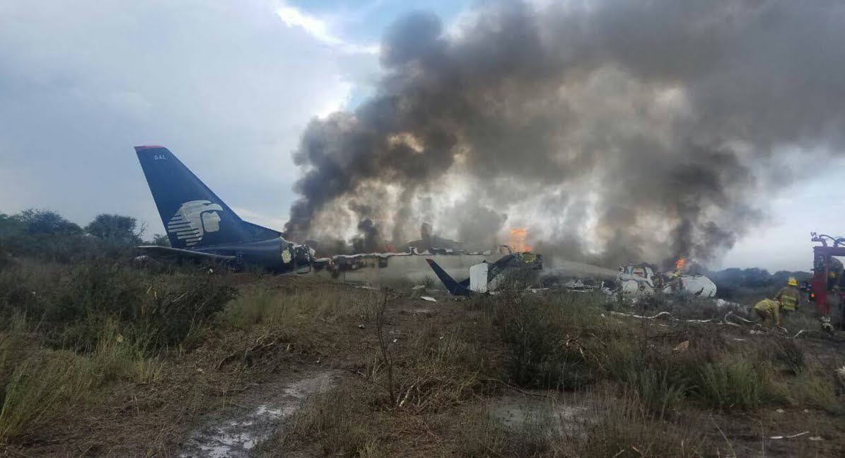 Cade aereo Aeromexico in Messico: è un miracolo! Nessun morto tra i 100 passeggeri. Cade aereo Aeromexico in Messico: è un miracolo! Nessun morto tra i 100 passeggeri.