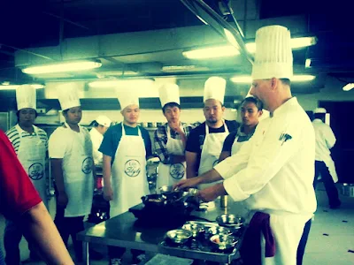 Chef teaching guys