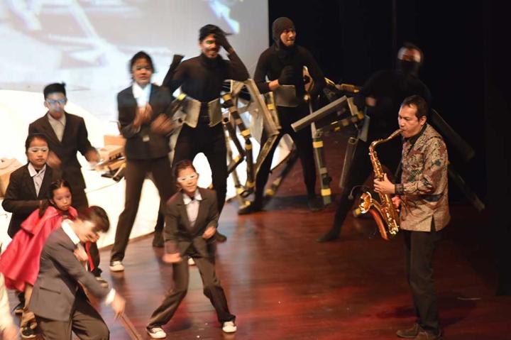 Musik Dalam Seni Teater | Edu-Paperplane