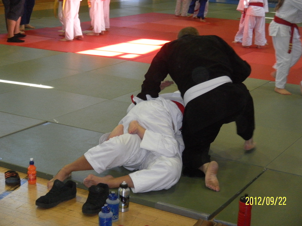 MY AMAZING OSCAR OSCAR'S JUDO LESSON LEARNING A NEW STRADDLE HOLD