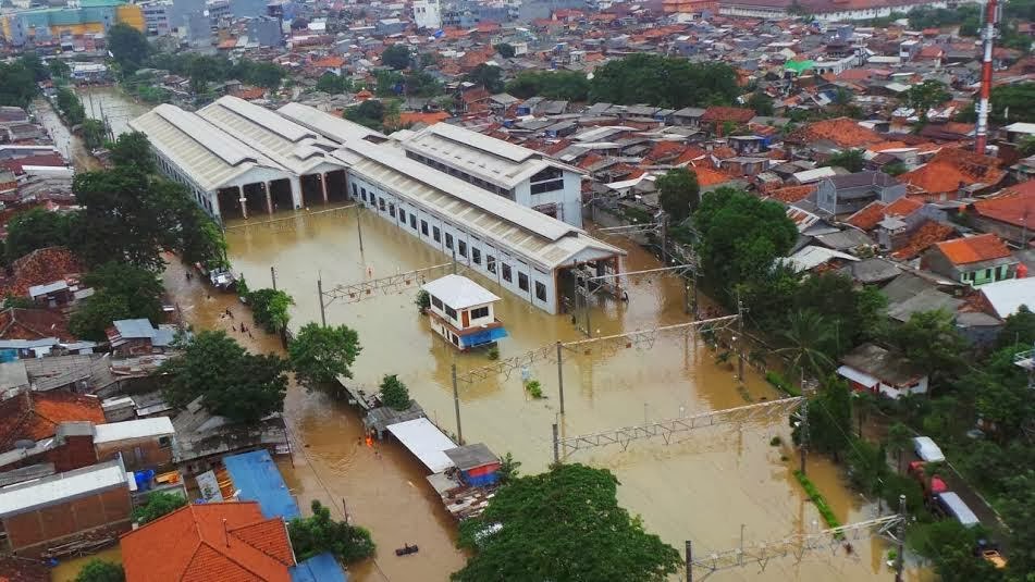 Kumpulan Foto Banjir Jakarta 2013 « TeamWork Can Make DreamWork