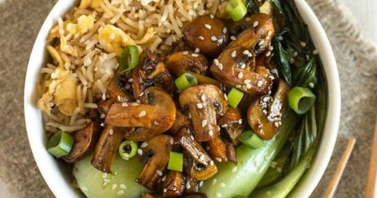 TERIYAKI MUSHROOM EGG FRIED RICE BOWLS #vegetarian #asianfood