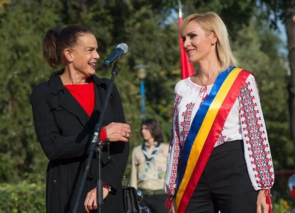 Princess Stephanie of Monaco, Prince Radu of Romania, Bucharest Mayor Gabriela Firea, Princess Margareta at Circus Park